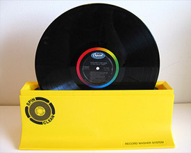 Washing-vinyl-record
